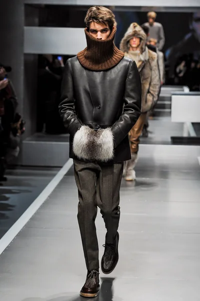 Look 15